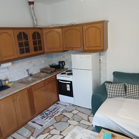 Studio Με Όλες Τις Ανέσεις Vétrina Extérieur photo