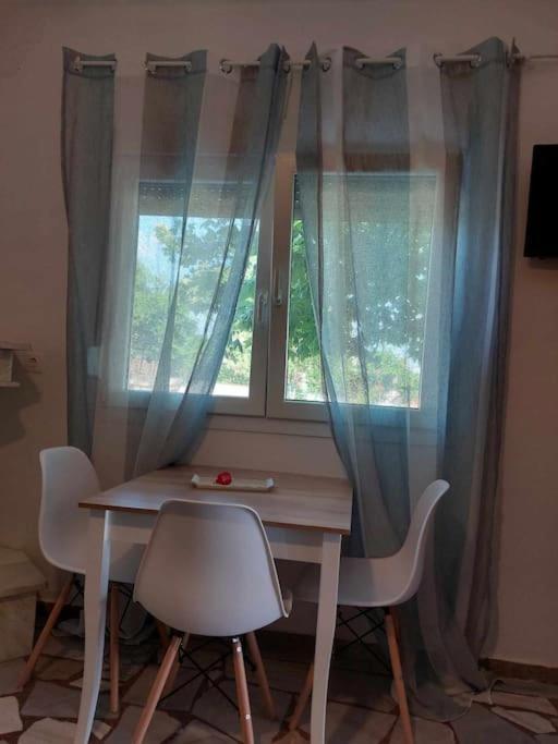 Studio Με Όλες Τις Ανέσεις Vétrina Extérieur photo