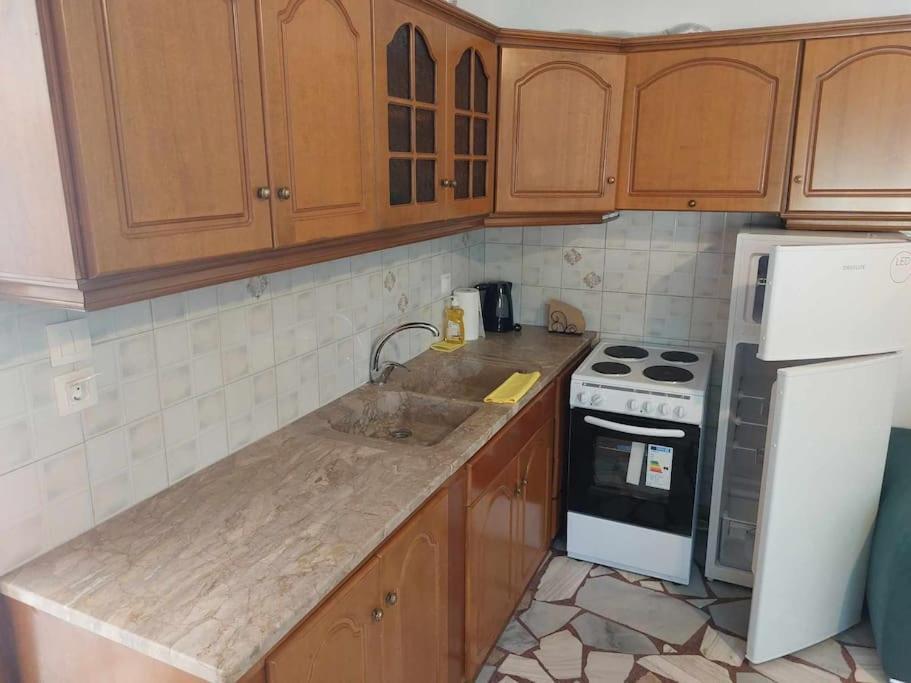 Studio Με Όλες Τις Ανέσεις Vétrina Extérieur photo